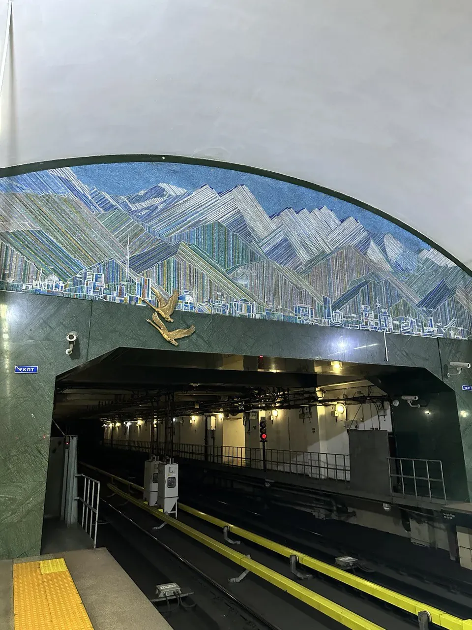 Станции метро Алматы — казахские орнаменты и авторский дизайн — 2