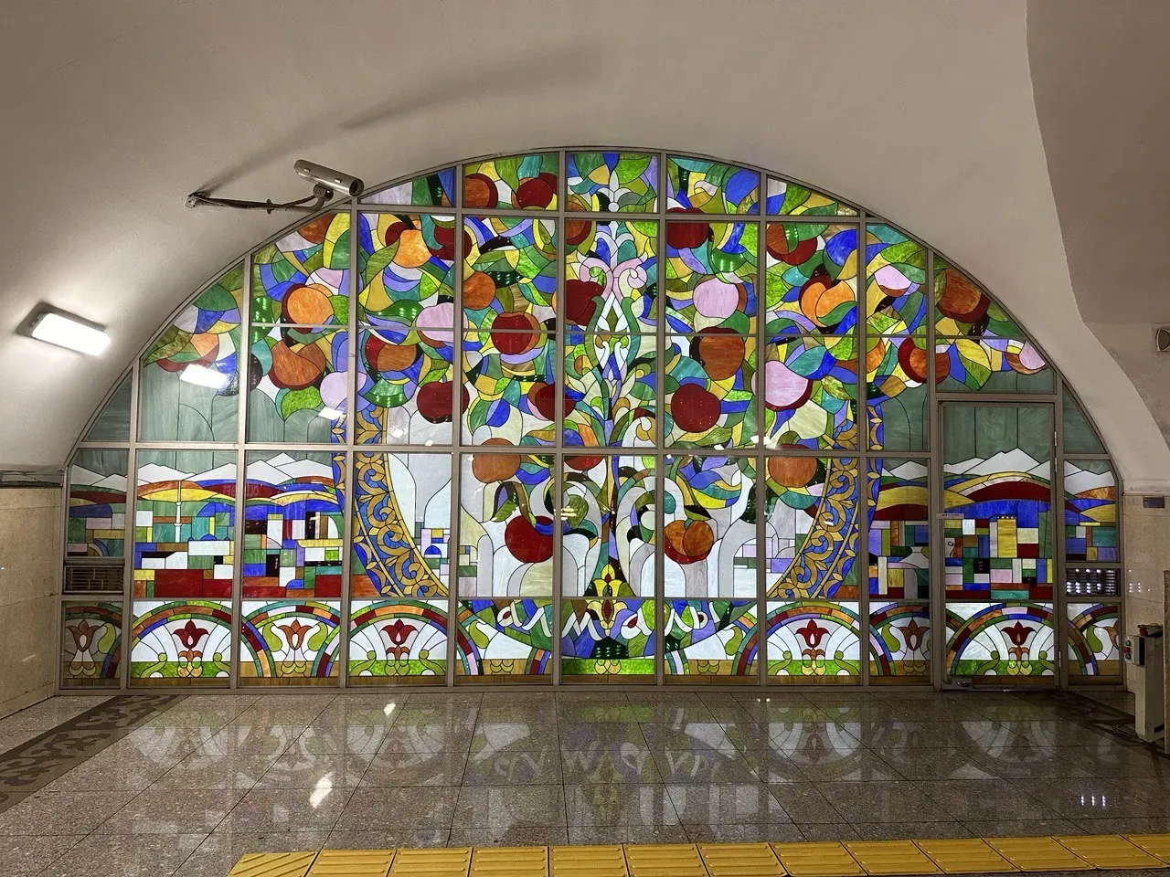 Станции метро Алматы — казахские орнаменты и авторский дизайн — 3